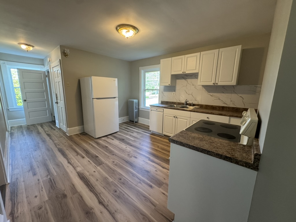 463 Mammoth Road - 2